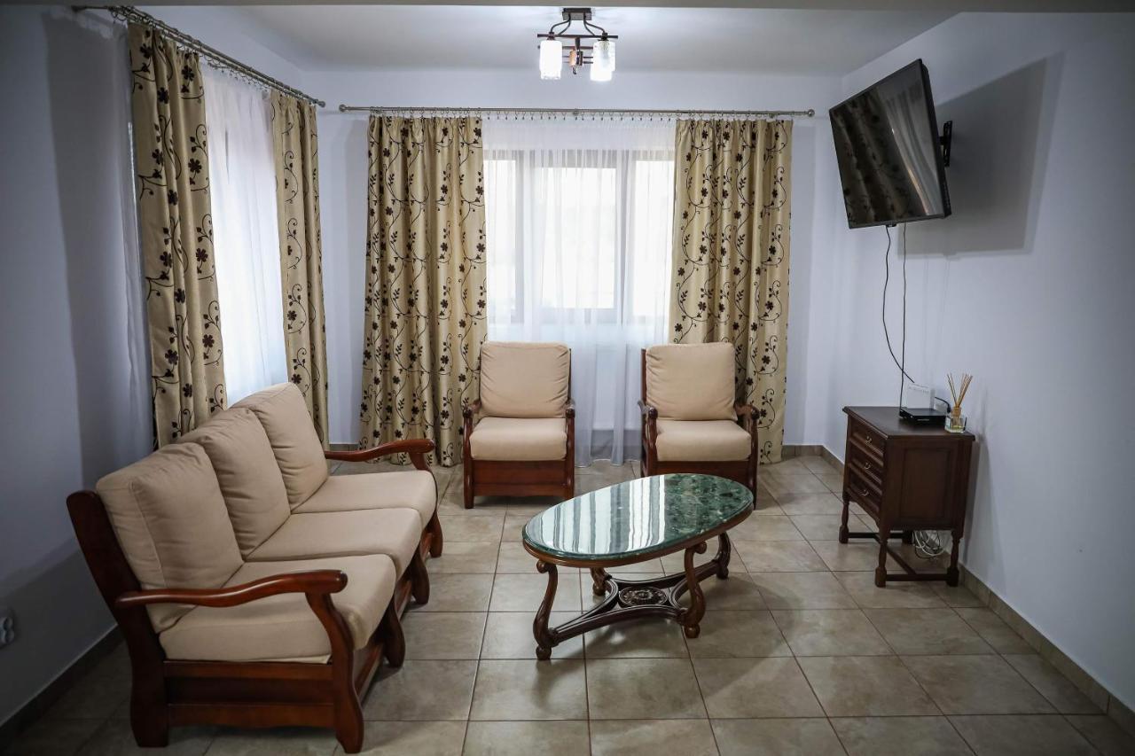 Pensiunea Lucian Baltati Exterior foto